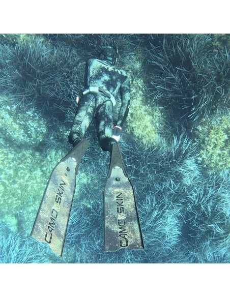 Fins C4 MB-001 Med Camoskin Carbon Fins